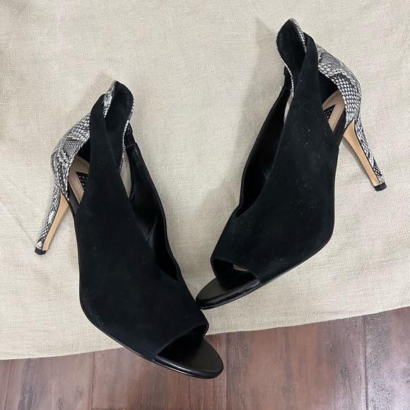 NWOB WHITE HOUSE BLACK MARKET Grace Suede Snake Embossed Open Toe Pumps - Picture 4 of 11